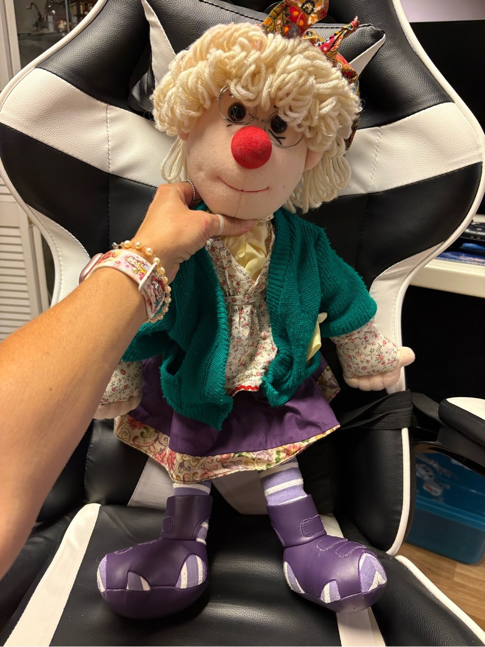 Vintage 1997 Big Comfy Couch Granny Garbanzo 22” Stuffed Plush Doll Commonwealth - Picture 1 of 5